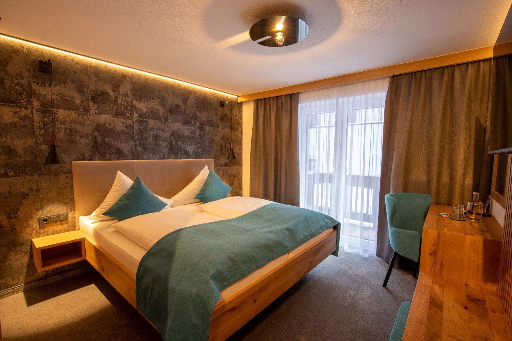 Hotel Garni Subretta Ischgl Buitenkant foto